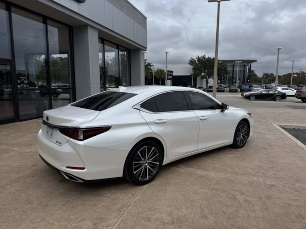 Certified 2023 Lexus ES 350 SEDAN