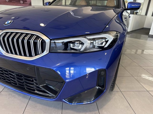 2024 BMW 3 Series 330e - Photo 9