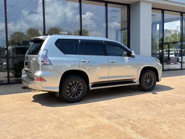 2023 Lexus GX 460 photo 3