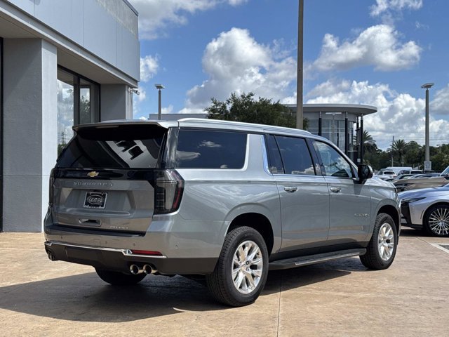2025 Chevrolet Suburban Premier - Photo 3