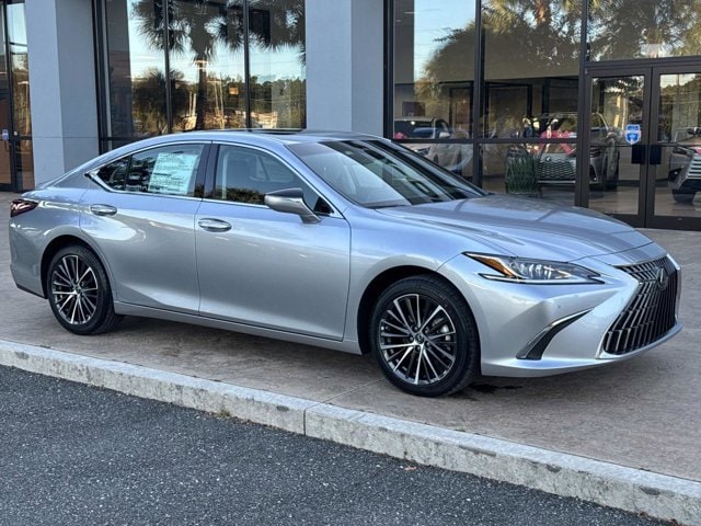 2025 Lexus ES 350's photo