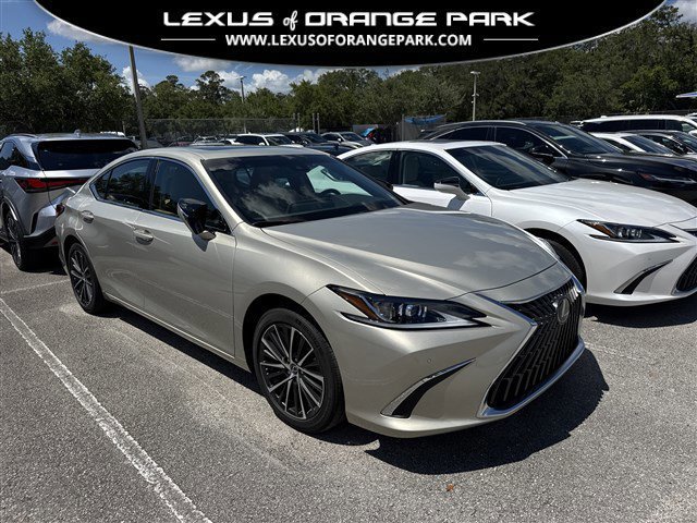2025 Lexus ES 350's photo