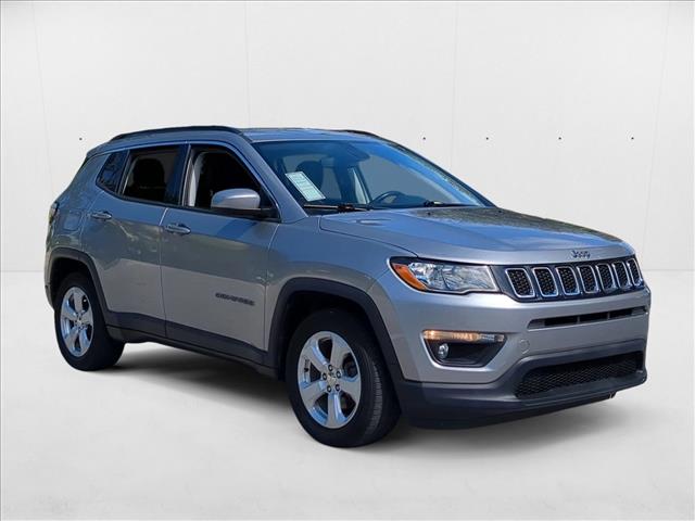 2019 Jeep Compass Latitude photo 2