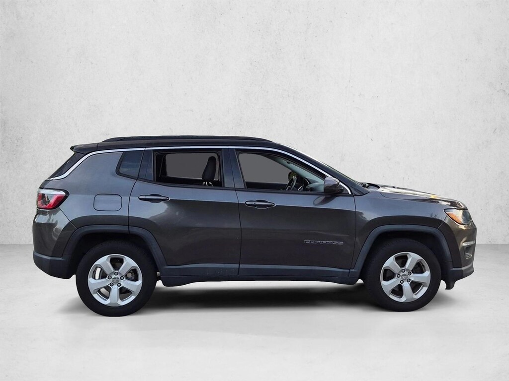 Used 2018 Jeep Compass Latitude FWD SUV