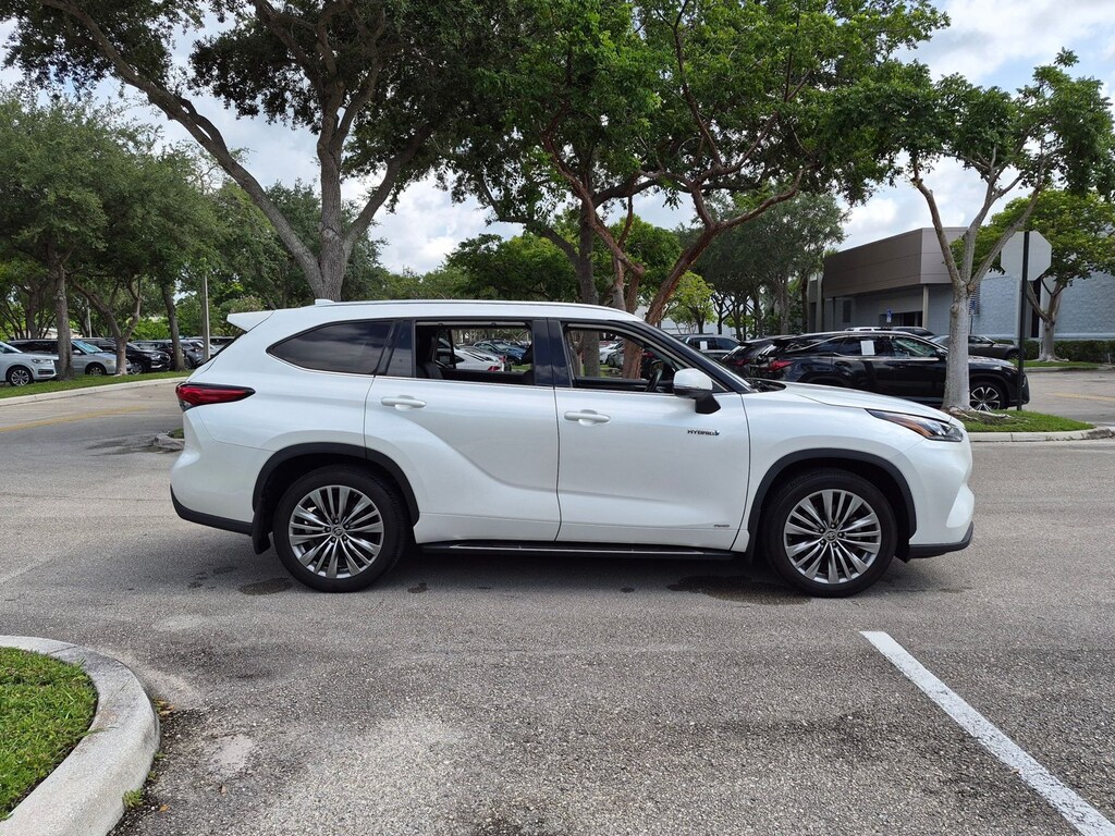 Used 2021 Toyota Highlander Hybrid Platinum SUV