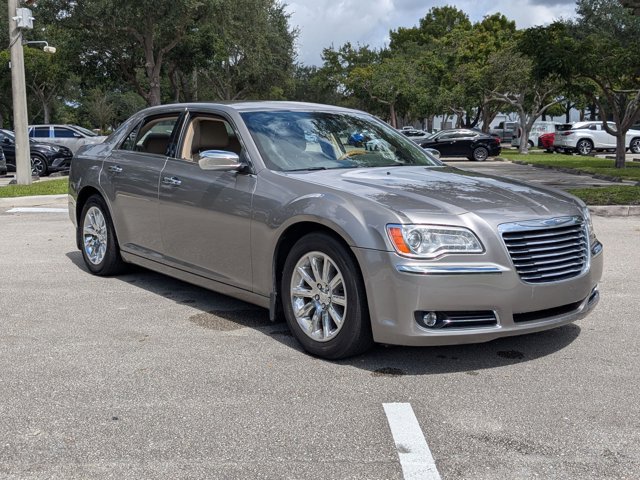 2014 Chrysler 300 C Base photo 2
