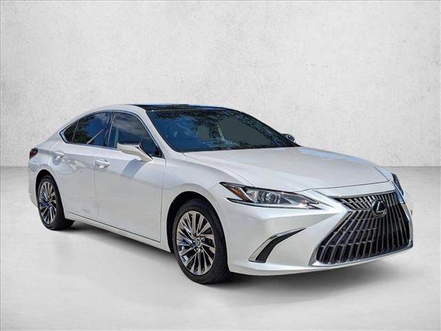 2024 Lexus ES 350 Luxury photo 3