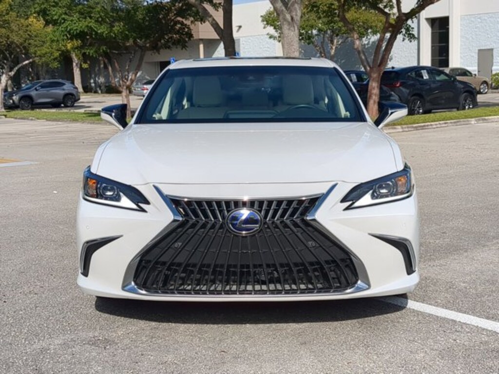 Certified 2022 Lexus ES 300h Sedan