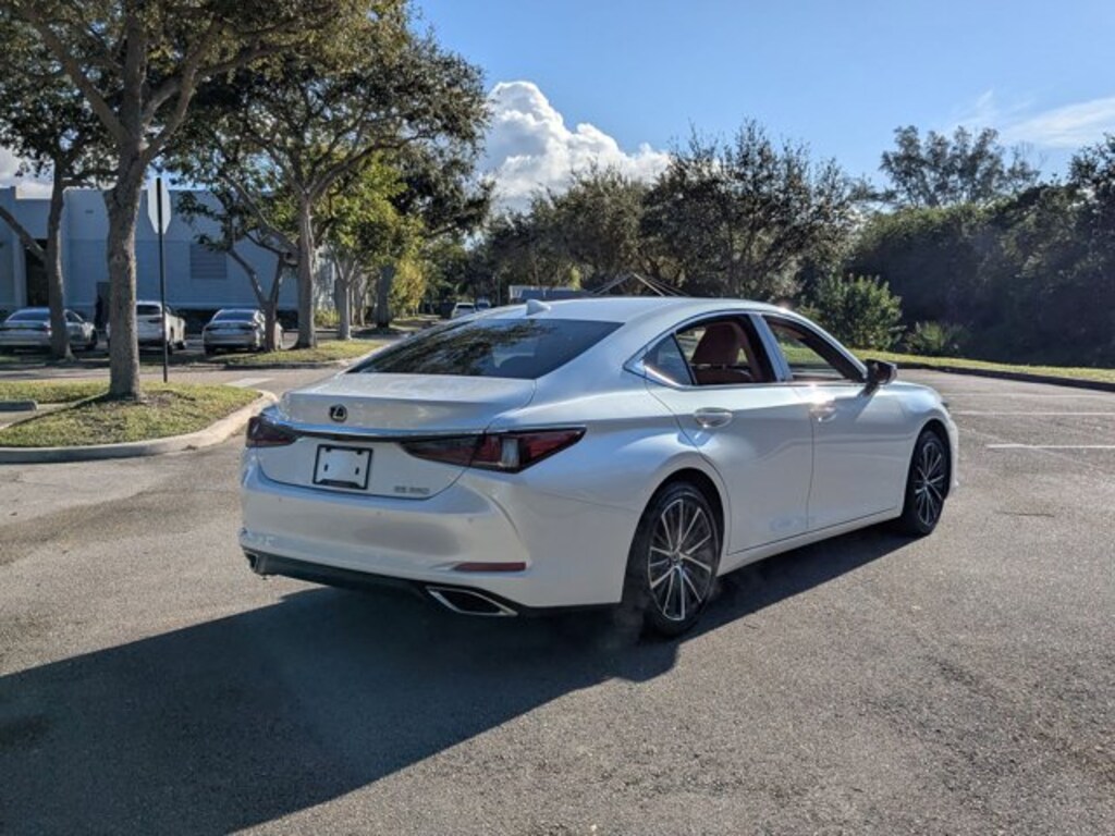 Certified 2025 Lexus ES 350 Base Sedan