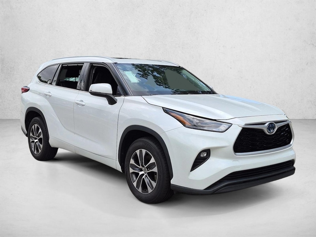 Used 2022 Toyota Highlander Hybrid XLE SUV