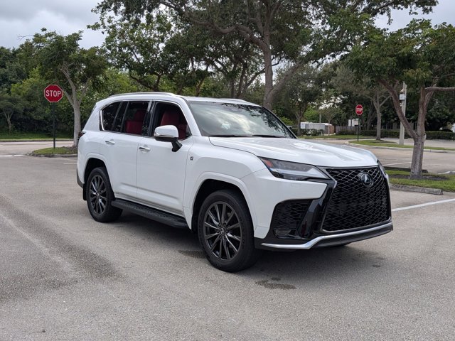 2025 Lexus LX 600 F SPORT photo 3