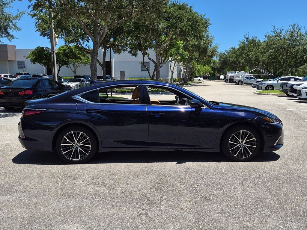Used 2024 Lexus ES 350 Sedan