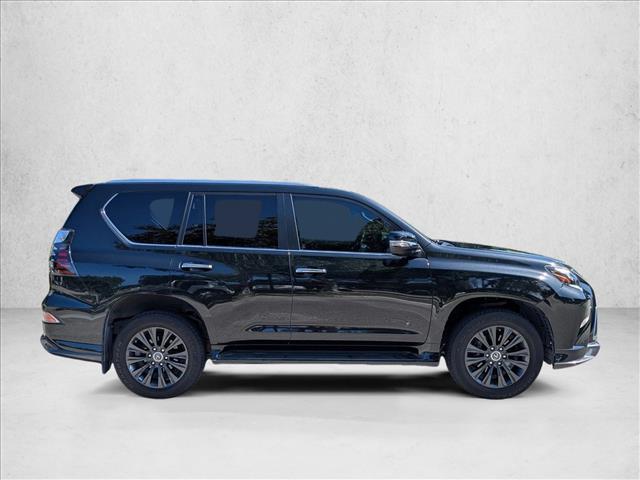 2023 Lexus GX 460 Luxury photo 2