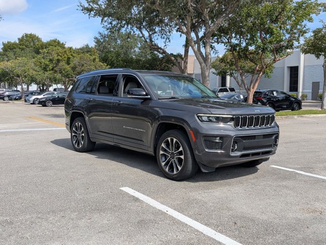 2021 Jeep Grand Cherokee Overland photo 3