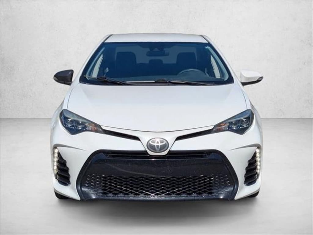 Used 2018 Toyota Corolla SE Sedan