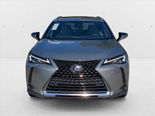 2021 Lexus UX 200 photo 2