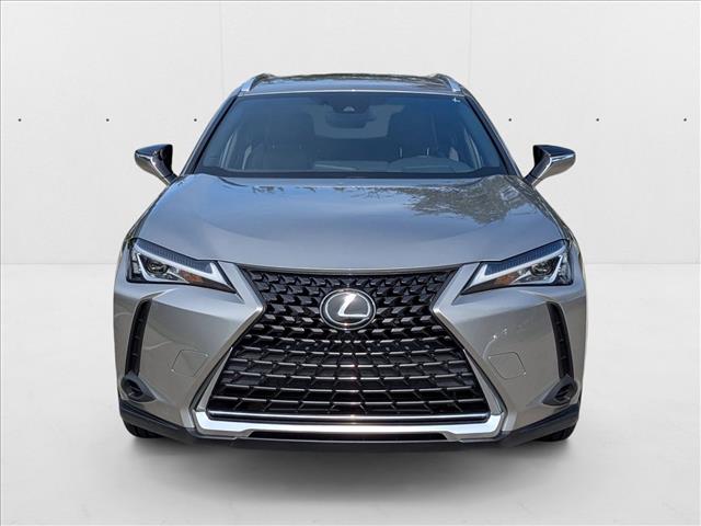 2022 Lexus UX 200 photo 2