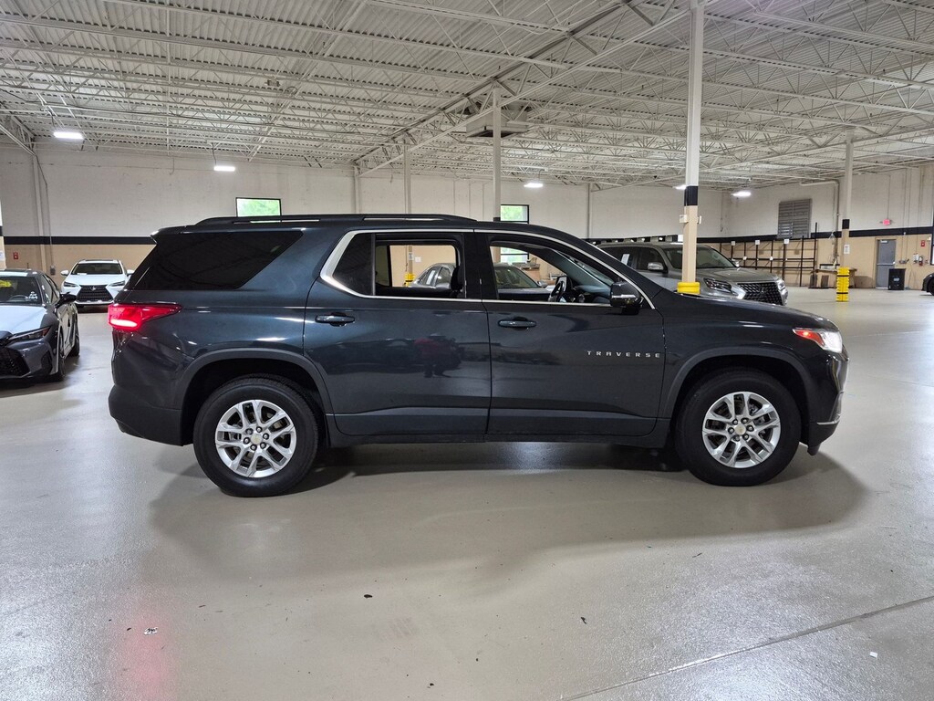 Used 2020 Chevrolet Traverse LT Cloth w/1LT SUV