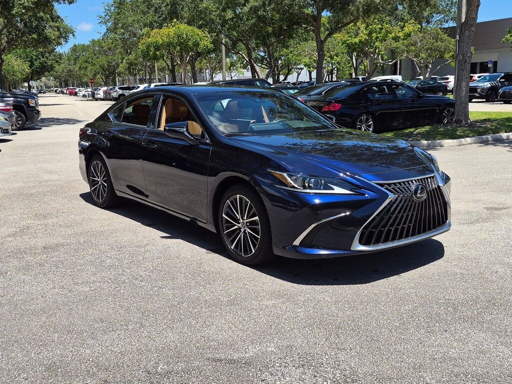 Used 2024 Lexus ES 350 Sedan