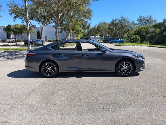 2023 Lexus ES 350 photo 4