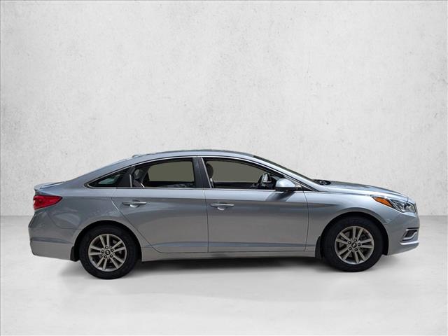 2016 Hyundai Sonata SE photo 4