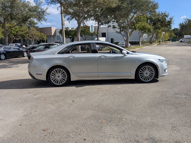 2017 Lincoln MKZ Hybrid Reserve photo 4