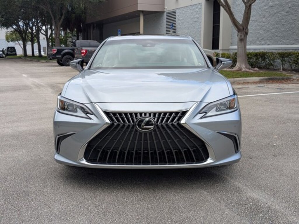 Certified 2023 Lexus ES 350  Sedan
