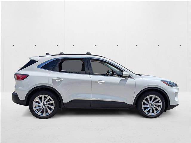 2022 Ford Escape Titanium Hybrid photo 4