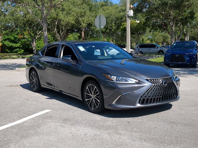 2022 Lexus ES 350 photo 3