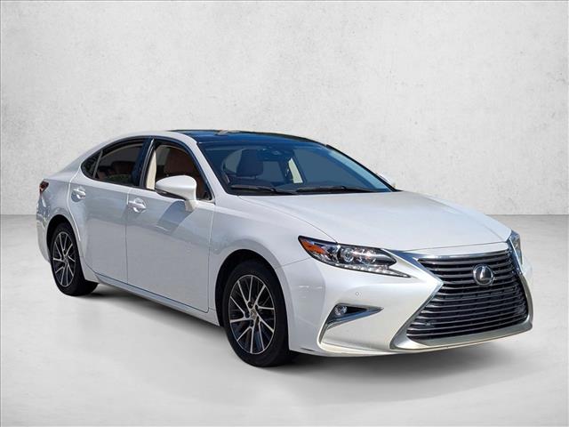 2017 Lexus ES 350 photo 3