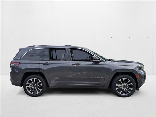 2022 Jeep Grand Cherokee Overland photo 4