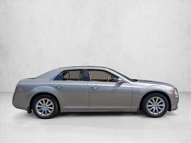2014 Chrysler 300 C Base photo 4