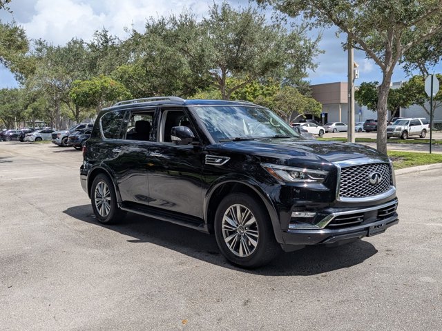 2021 Infiniti QX80 Luxe photo 3