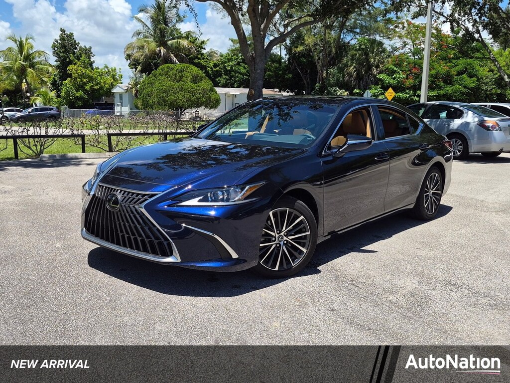 Used 2024 Lexus ES 350 Sedan