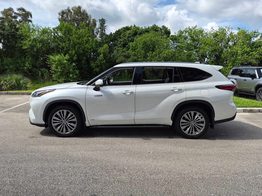 Used 2021 Toyota Highlander Hybrid Platinum SUV