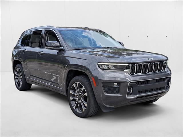 2022 Jeep Grand Cherokee Overland photo 3