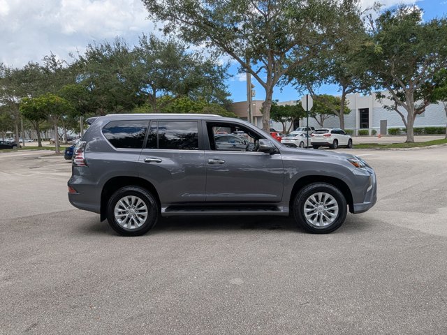 2021 Lexus GX 460 Premium photo 2