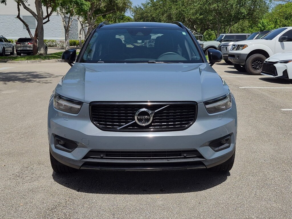 Used 2022 Volvo XC40 T5 AWD R-Design SUV