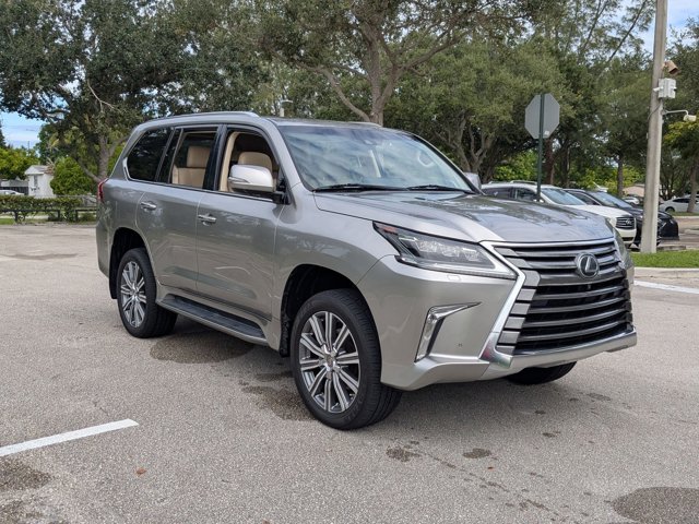 2017 Lexus LX 570 photo 2
