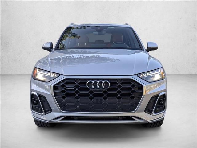 2022 Audi Q5 S line Prestige 45 TFSI Premium photo 2