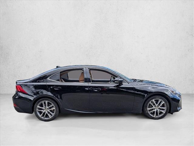 2018 Lexus IS 300 photo 2
