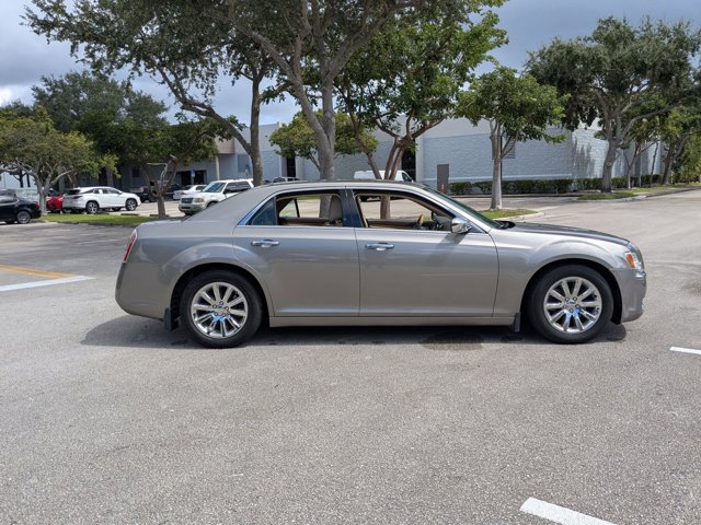 2014 Chrysler 300 C Base photo 3