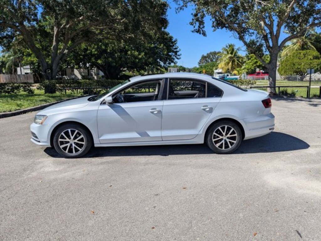 Used 2017 Volkswagen Jetta 1.4T SE Sedan