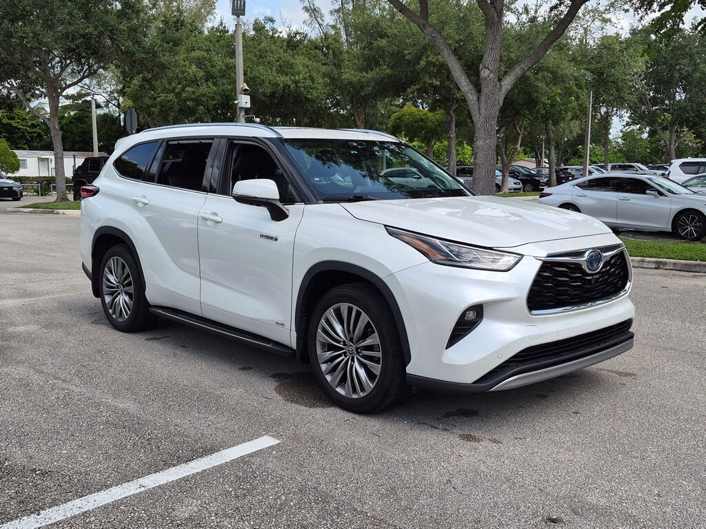 Used 2021 Toyota Highlander Hybrid Platinum SUV