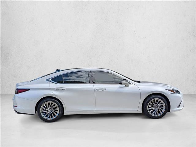 2024 Lexus ES 350 Luxury photo 4