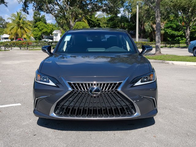 2022 Lexus ES 350 photo 2