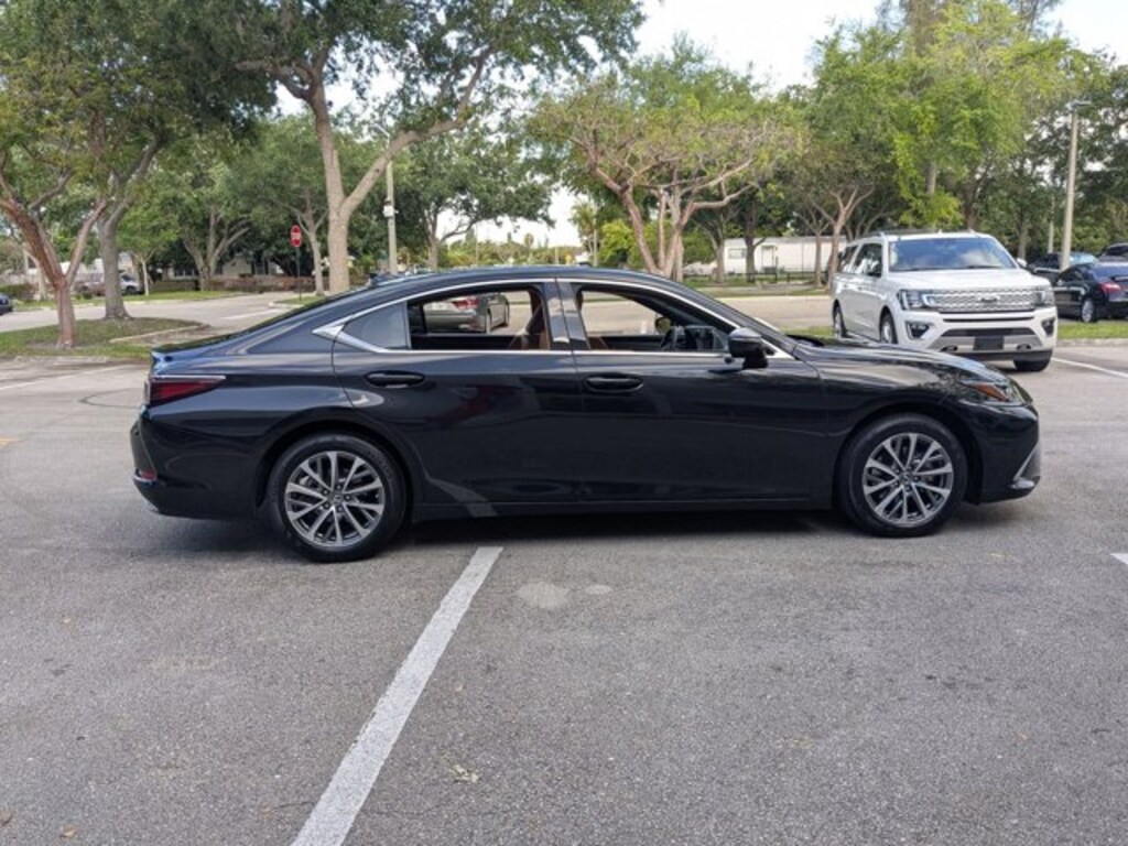 Certified 2023 Lexus ES 350 Sedan