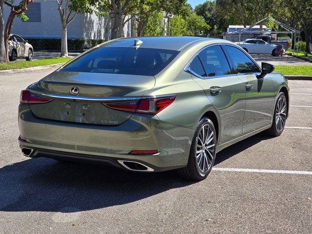 2024 Lexus ES 350 Premium photo 4