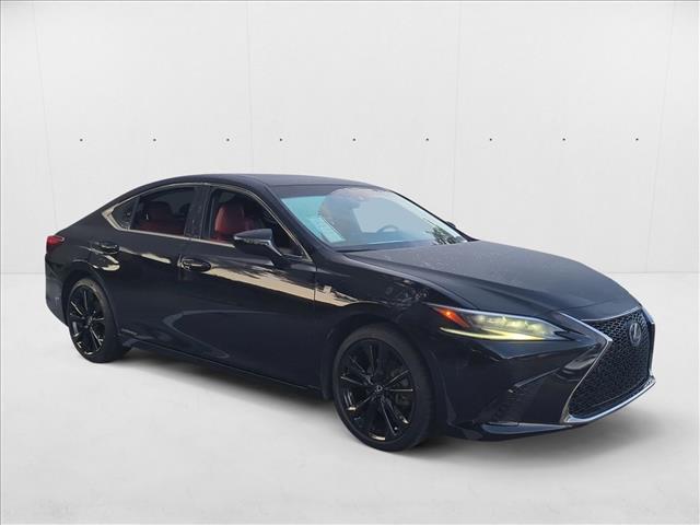2022 Lexus ES 300h F SPORT photo 3