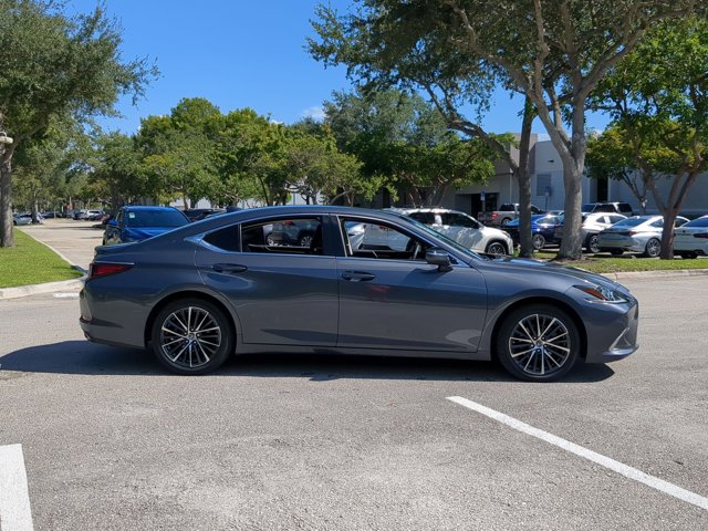2022 Lexus ES 350 photo 4